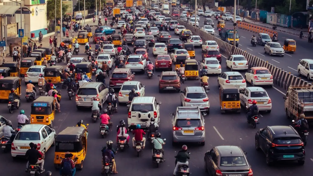 Bike Pooling in Mumbai: The East–West Commute, Shared